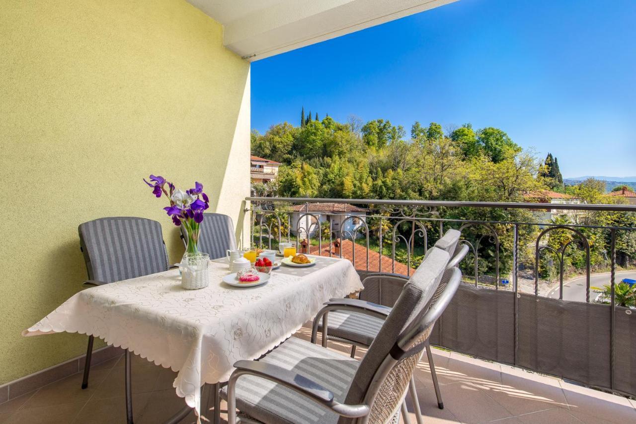 Light Summer Apartment With A Swimming Pool Opatija Ngoại thất bức ảnh