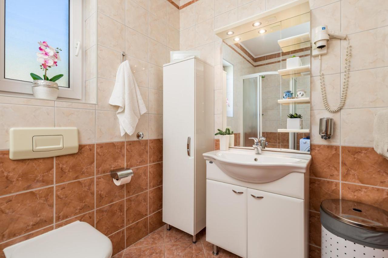 Light Summer Apartment With A Swimming Pool Opatija Ngoại thất bức ảnh