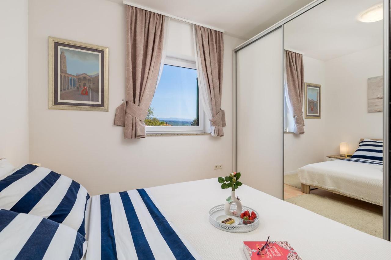 Light Summer Apartment With A Swimming Pool Opatija Ngoại thất bức ảnh